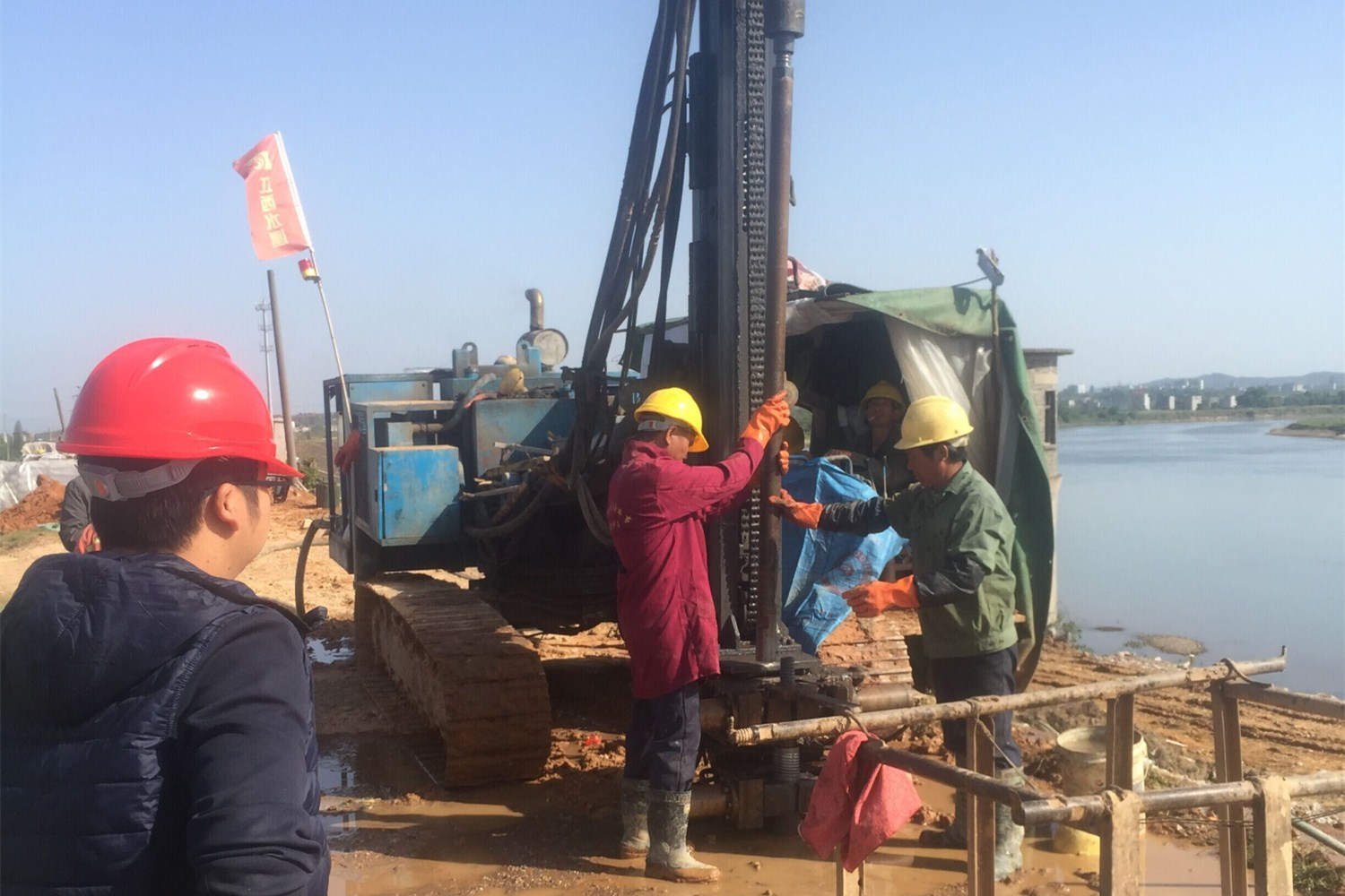 公司参建的禾河堤粘土固化剂灌浆防渗工程顺利开工